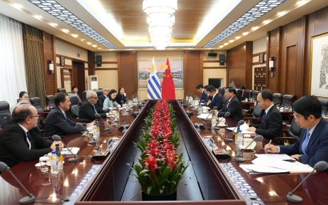 韓俊會見烏拉圭牧農(nóng)漁業(yè)部部長弗拉蒂