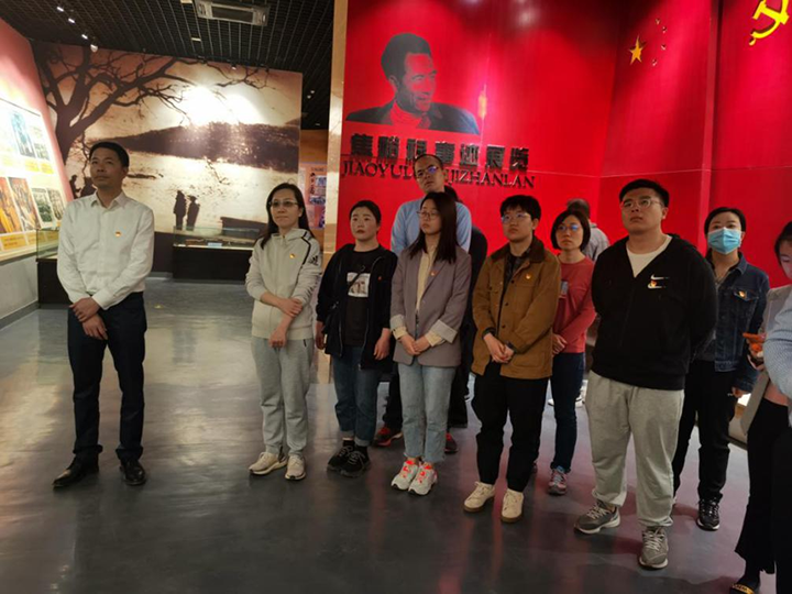 農(nóng)業(yè)農(nóng)村部畜牧獸醫(yī)局第一、第三黨小組 聯(lián)合省廳畜牧處、奶業(yè)管理處黨支部聯(lián)合 組織開展“學黨史、知黨情、感黨恩、 跟黨走”黨建活動